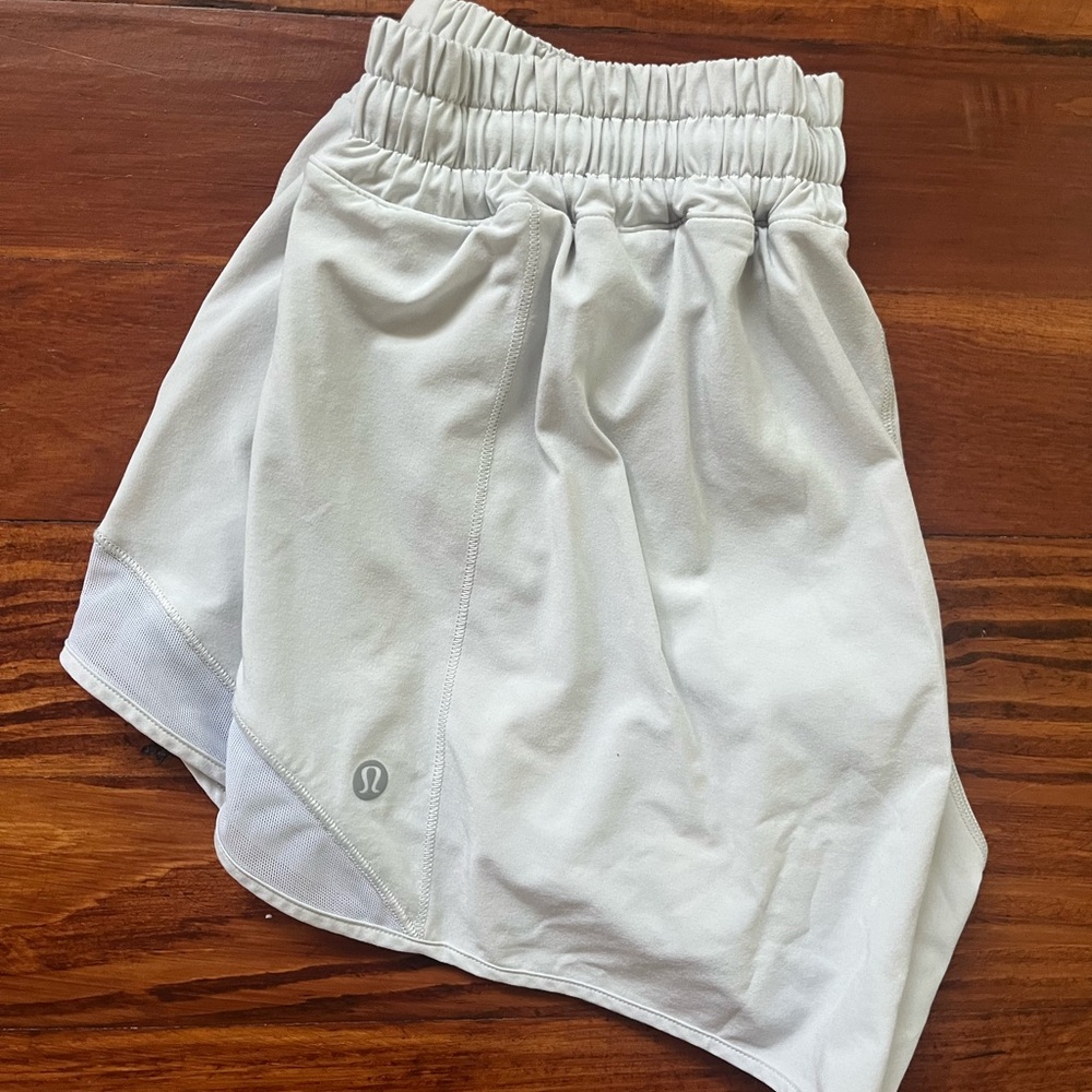 Lululemon Hotty Hot Short in 8 Tall